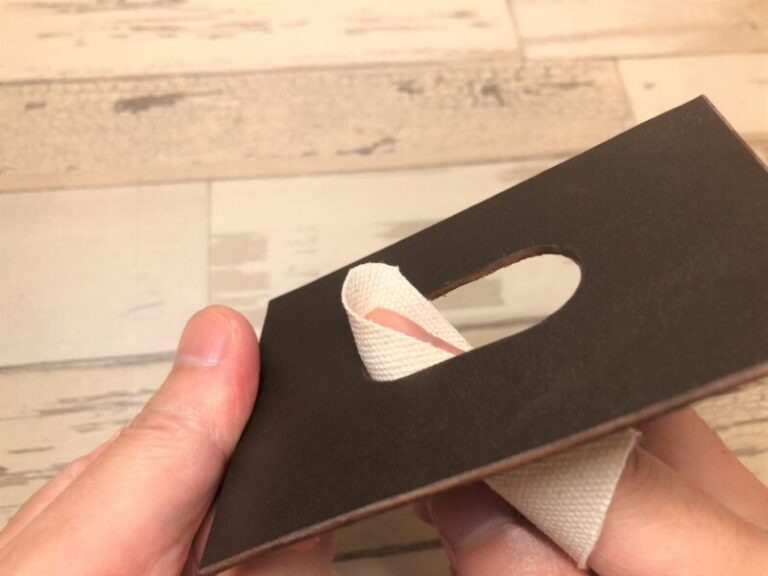 革の【コバ処理】の基本|キッチリ磨きツヤツヤ綺麗に仕上げるコツ - レザークラフトの【こばなび】