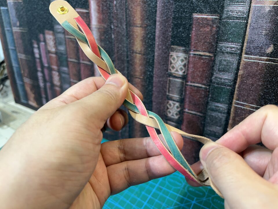 マジック編みブレスレットの作り方ー２２